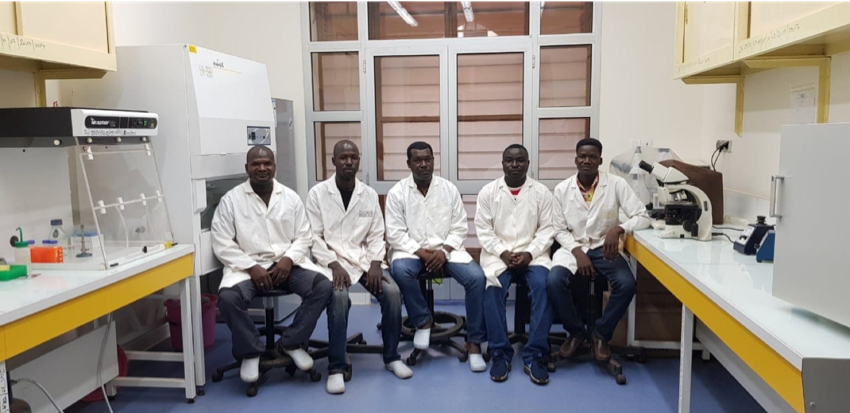 Dr Abdoulaye Diabate + Dr Etienne Bilgo from IRSS/@CentreMURAZ shared progress from @AntiVec pump-priming project with the Sinkins group @CVRinfo on whether #wolbachia confer protection against #metarhizium #pathogenicfungi in #aedesaegypti.  Read more: bit.ly/2HoBlSE