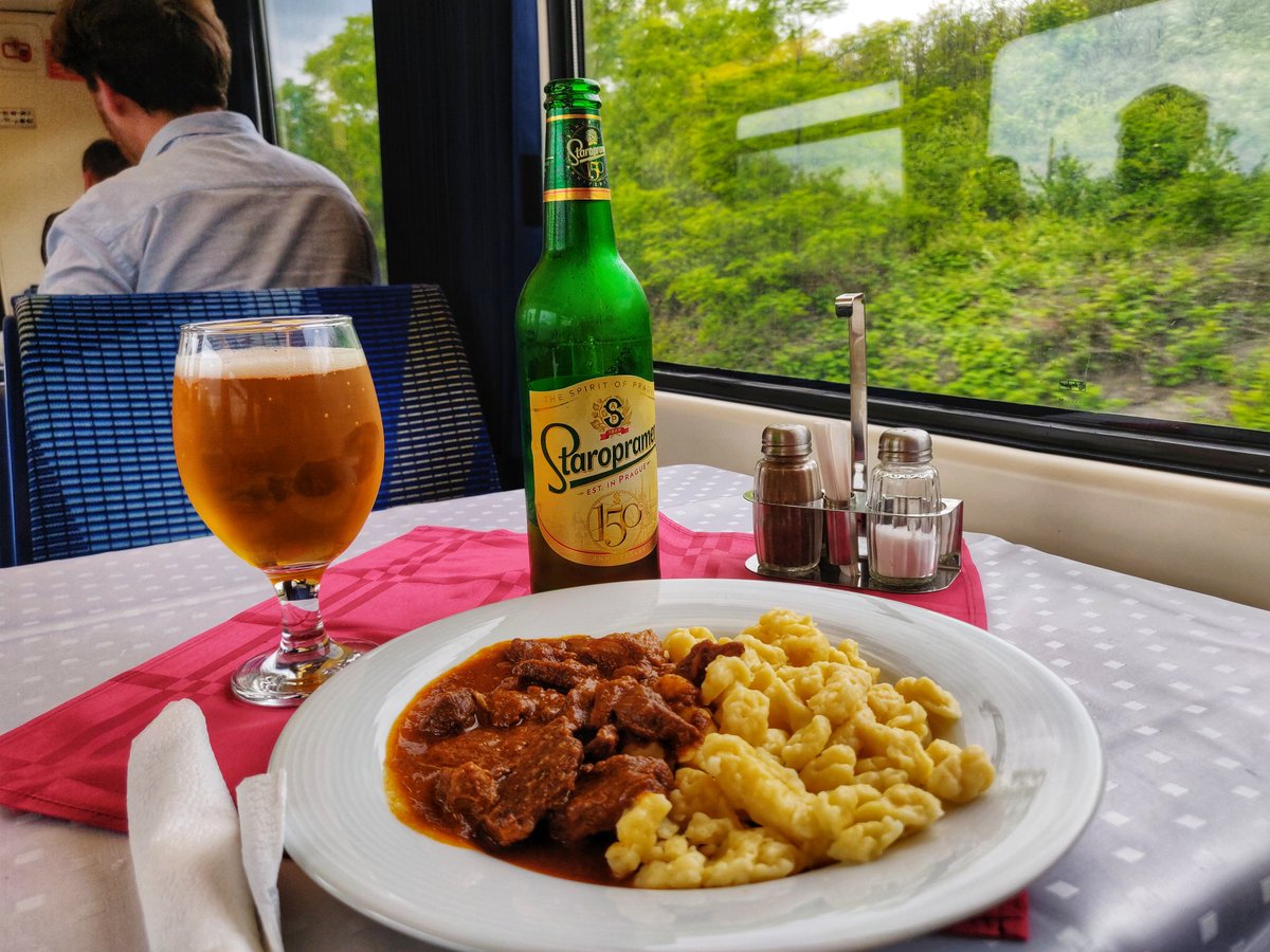 _DiningCar's tweet photo. I switched seats to get the best view on the scenic ride through the Vltava valley b/w #Prague🇨🇿 & #Dresden🇩🇪, the best part of the trip. I ordered a decent 🍺 together w/ the famous beef stew w/ gnocchi to maximise the joy at the @mavstart🇭🇺 #diningcar of #EC172 "Hungaria" 😉😍! https://t.co/j2CRXJB0FP