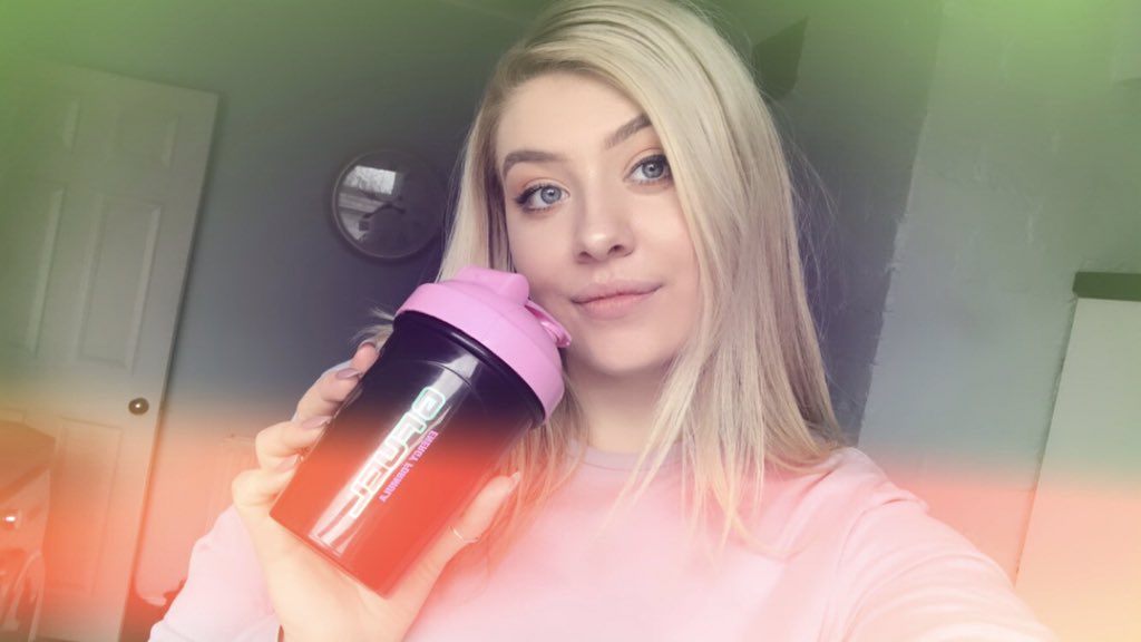 LIVE

Relaxing Friday afternoon 🧖🏼‍♀️🍑
Getting bread on #Overwatch comp 

twitch.tv/lauxaa <a href="/RiotGaming/">Riot Gaming™</a>