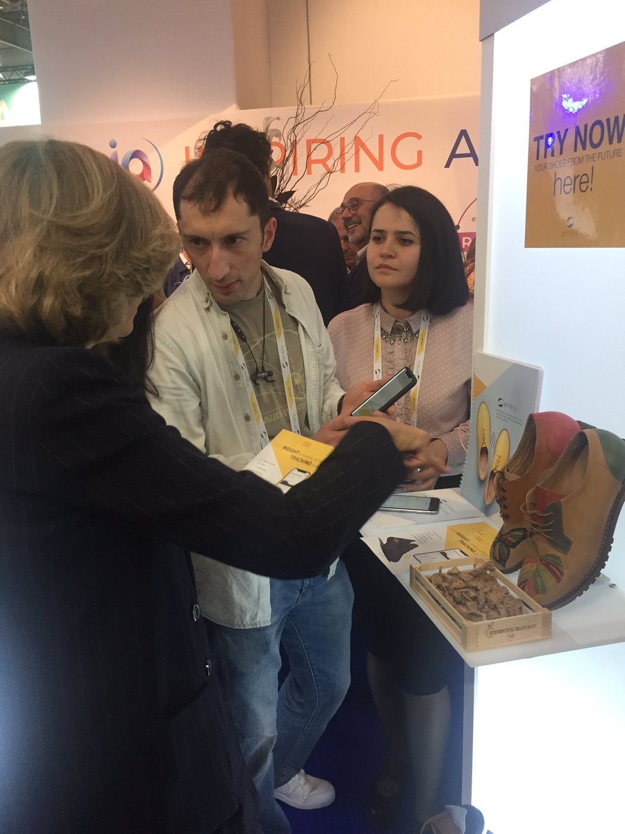 InspiringArm's tweet photo. Un immense merci à @vpecresse pour sa visite aux entrepreneurs et à l'écosystème du pavillon @InspiringArm à @VivaTech et de son soutien constant pour renforcer les liens et faire de l'@iledefrance une porte d'entrée sur le marché européen 
#VivaTech #InspiringArmenia https://t.co/L2qEKRxu8P