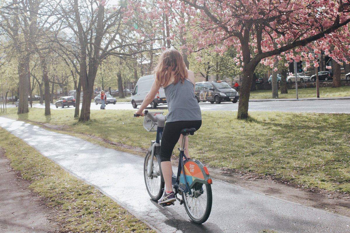 cyclehire_edi's tweet photo. Sun is shining, weather is sweet yeah πππ΄ββοΈ Head into the weekend on two wheels, download the app and off you go! #Edinburgh #Cycling #getactive #ABikeForEveryone #JustEatCycles https://t.co/gEpiV7jFty