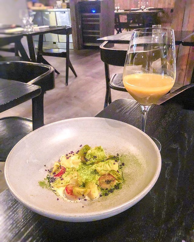 coolbeanslife's tweet photo. I accidentally found myself in Copenhagen last year and it was the best because I found @restaurantradio 💯 I had the 9 course degustation here and it was incredible 😍 One of the most interesting things about this restaurant was that they had wine and juice pairings. I ended … https://t.co/HQT7Y7OjUB