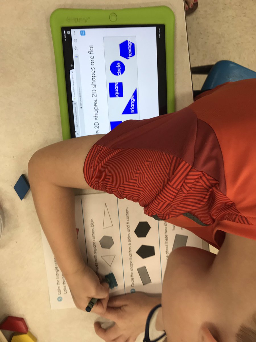 Ss learned the attributes &amp; names of 2D shapes. Thank you <a href="/PearDeck/">Pear Deck Learning</a> for the drawing tool to count sides &amp; corners! #EESLearnandLead
