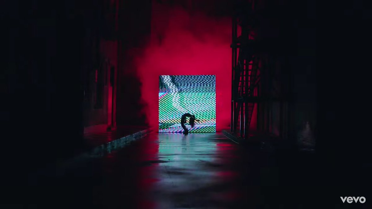 halseymxc's tweet photo. “IM TIRED AND ANGRY,
BUT SOMEBODY SHOULD BE”.

#HalseyNightmare #Halsey https://t.co/WIWHtIjanD