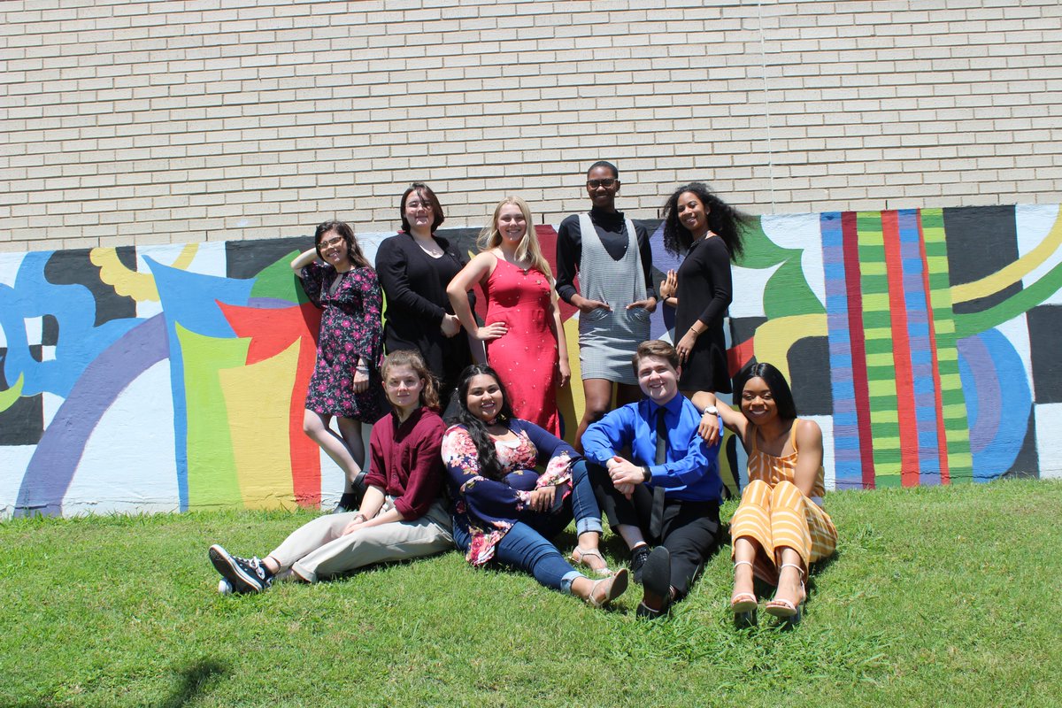 grandprairieisd's tweet photo. Congratulations to the the Top Students @DubiskiJaguars, @SGPHS, @GPHSGophers, and @GPFAA102! #GPISDGradutes #Classof2019 https://t.co/xy369VnlWT