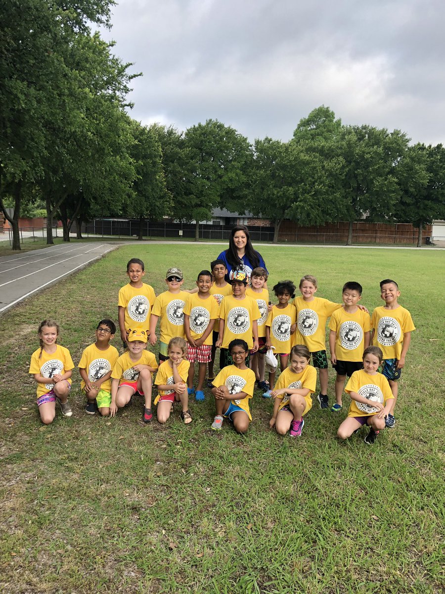 NMcDaniel3rd's tweet photo. 1B is ready for @AustinElem Field Day!!! #mcd1b #austinfieldday2019 https://t.co/lRgg9gSGNO