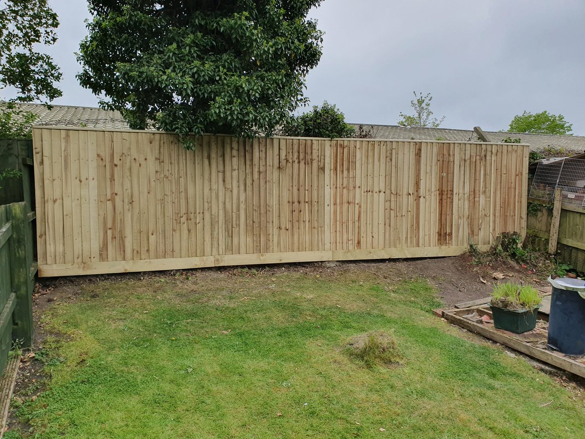 New fence for <a href="/MartinG8177/">#TheGlovemeister #ISupportSmallBusinessesEverydayX</a>