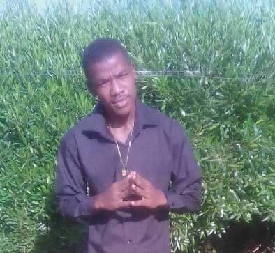 MphoManyaapelo's tweet image. We chat to an award winning rapper, best poet nominee Marcus Matlhokweng aka Breezy Em from Marikana on @ #TheUrbanDrive with @DMOS_SA @mphogaletshitse @VillagePrincezz @northwestfm898 #DevelopingArts Awee