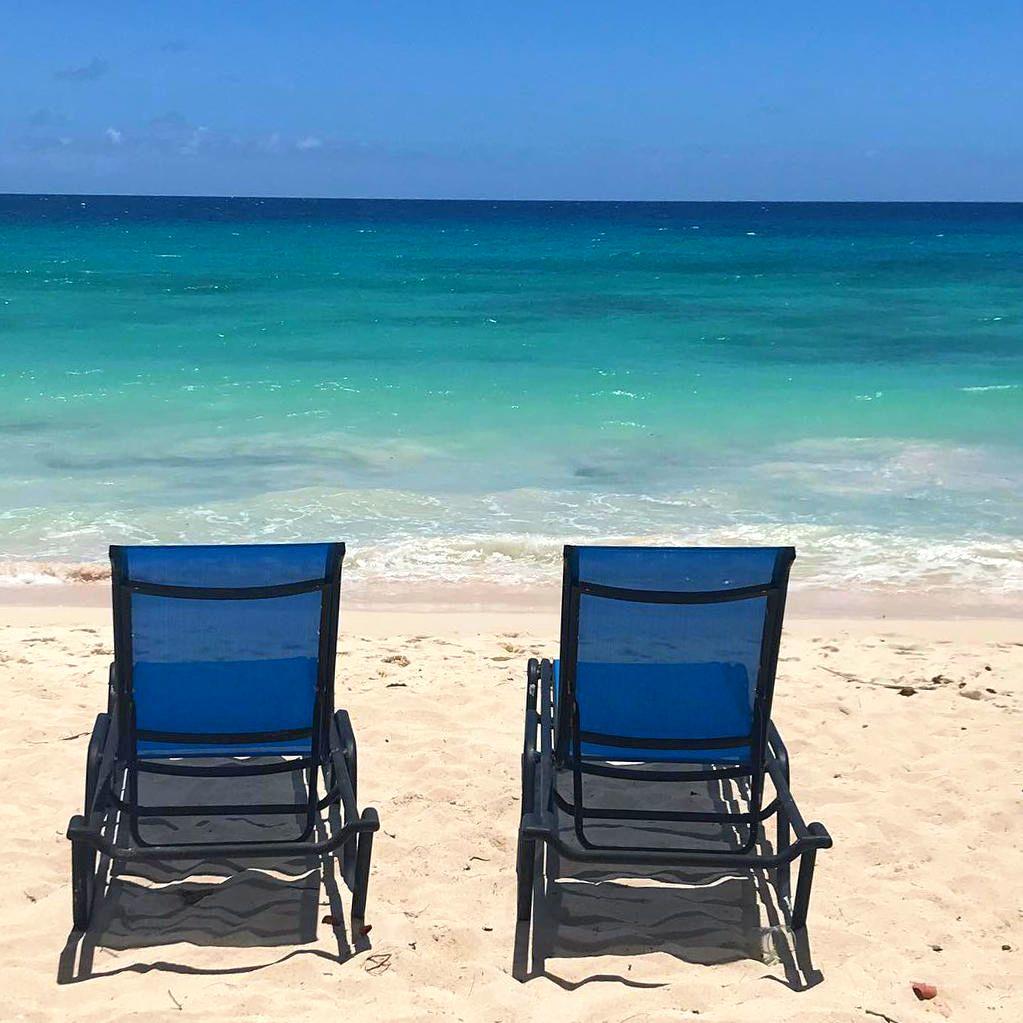Looks like it's another perfect beach day here on Barbados! 

Thanks Kem for this great pic from Dover Beach at Divi Southwinds Beach Resort on Barbados #diviresorts #barbados #beach #caribbean #blueskies