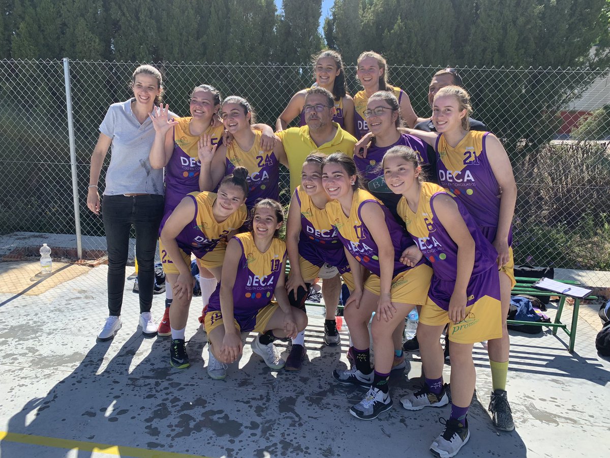 Esta tarde nuestro Junior Femenino <a href="/cbpromesas/">CB ANDALUCIAPROMESAS</a> 🆚 <a href="/CBTorcal/">C.B Torcal Antequera</a> en el partido de vuelta 1/4 Fase Final Oro <a href="/FAB_Malaga/">FAB Málaga</a>. Os esperamos en IES El Litoral animándolas. 

#10añosformandocampeonas 

🔝<a href="/CafeBaque/">Cafés Baqué</a>
🔝<a href="/HabitaliaDecorH/">Habitalia Decor Home</a> 🔝<a href="/congeladosdeca/">Congelados DECA</a> 🔝<a href="/CharangaNEWS/">Charanga</a>