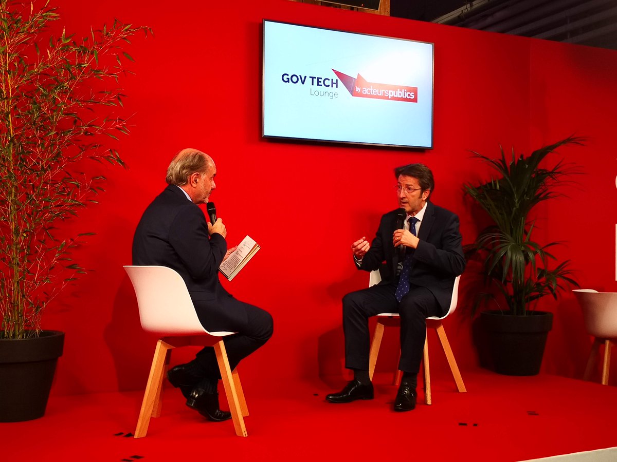 ChanPerco's tweet image. Les 3 axes de réflexion pour la transformation du service public
1⃣Apport de l’innovation au service de l’usager
2⃣Aide l’acteur public
3⃣L’adaptation au bonification rapide : proposer de nouveaux langages (bots, IA...) pour créer des services
#VivaTech #VivaOracle