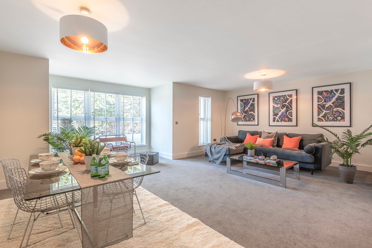 LoxleyHomes's tweet image. Have you visited our #EdenHouse #ShowApartment yet? What are you waiting for?!? 🤩💚

Show apartment open Thursday - Monday,10am – 5pm!

Apartment dressed by: Rebecca Appleyard 👇
…ecca-appleyard-interior-stylist.co.uk 
#newbuild #newbuildhome #interiordesign #apartment #leeds