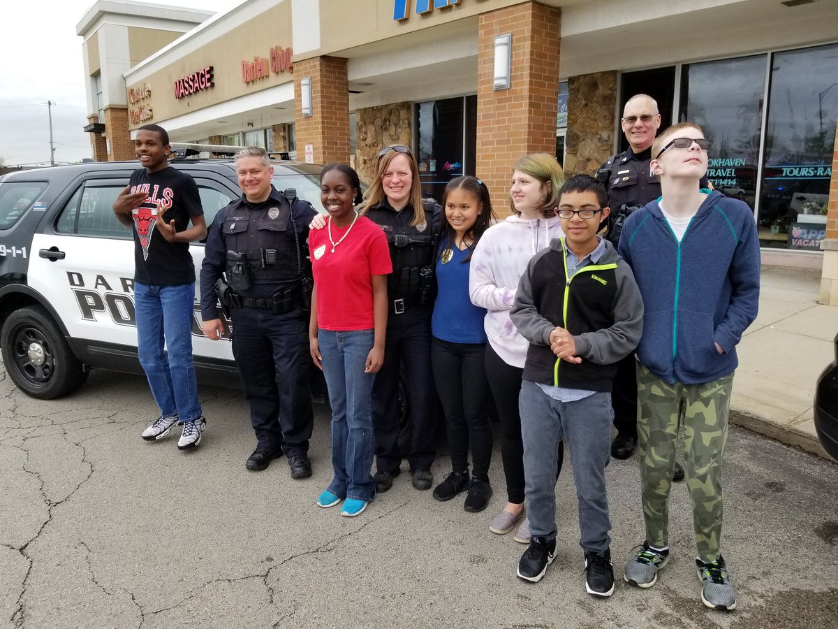 DarienPolice's tweet photo. With our friends from @D61EJH !!!  Thanks for supporting #CopOnARooftop #SpecialOlympics https://t.co/alQouIelo8