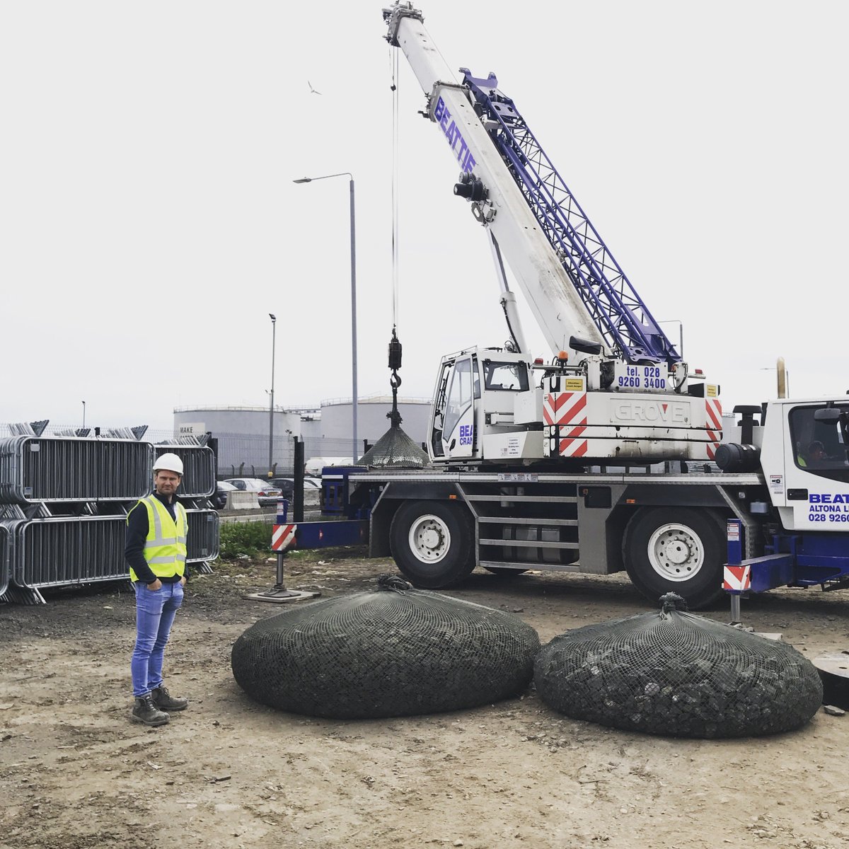 RidgewayOnline's tweet image. Today we successfully completed our LOLER annual certification test for Fliter Unit Rockbags.

We tested the 2, 4 &amp;amp; 8 tonne units to 50% of there capacity with the use of a crane and load cell. #Rockbags #Filterunit

rockbags.co.uk