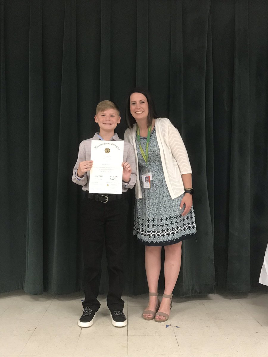 aczar04's tweet photo. Proud mom moment!    National Junior Beta Club induction love you bubba https://t.co/5EL26dZv0J