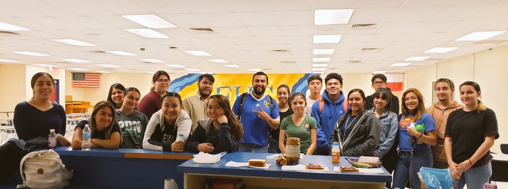 Coach_Obed's tweet photo. Wishing my AP Micro students good luck on their test. One of the best group of students that I have ever had. I am going to miss them. 😭 #mychoiceSEISD #sehsthebest #APTEST #CLASSOF2019 #breakfastwithstudents https://t.co/KwfxPGpyos