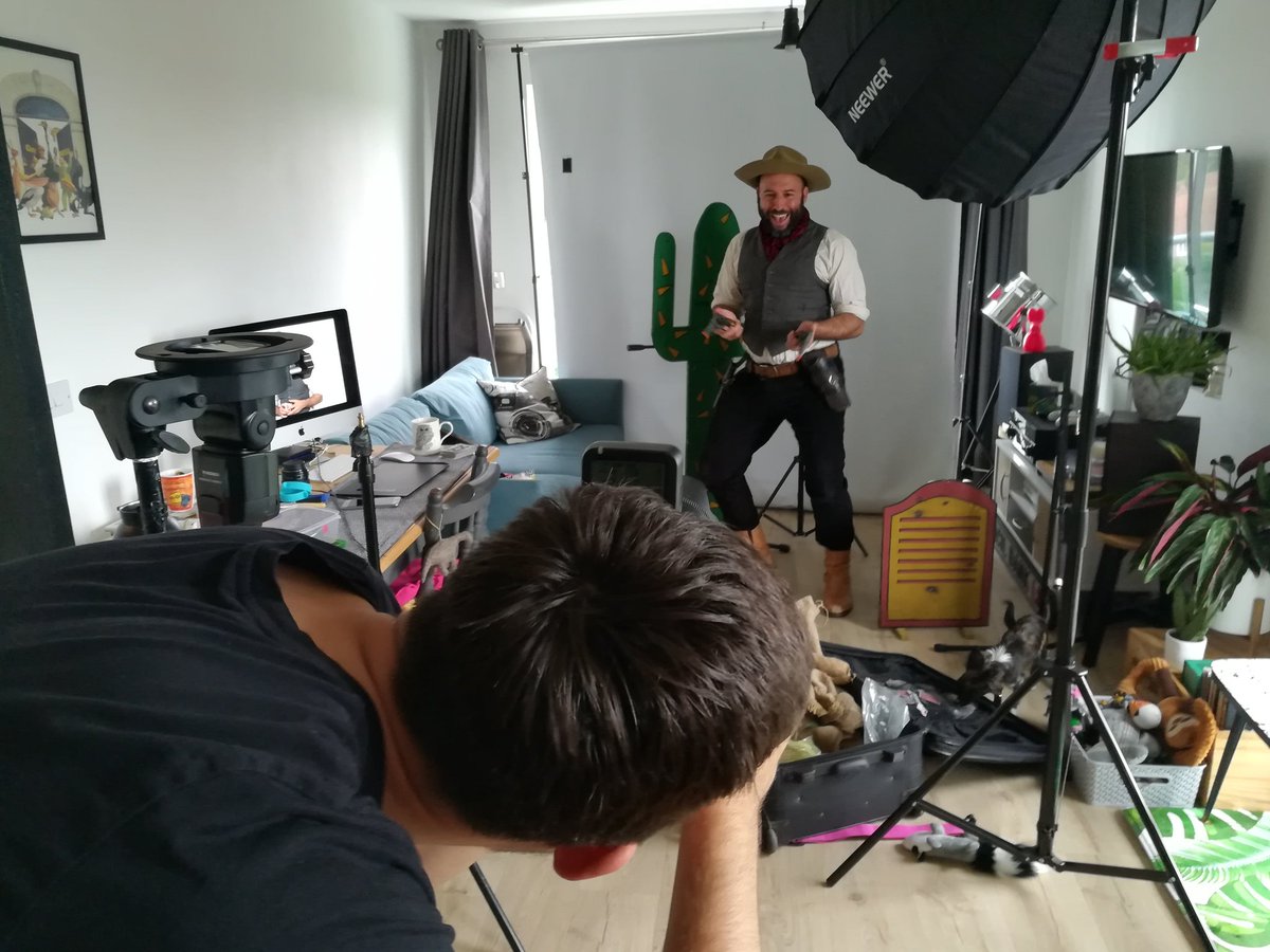 A quick visit to London today, but a pleasure spending the morning with <a href="/HeadshotToby/">Headshot Toby</a> and Will Hartley. GUN comes to Edinburgh Fringe sooon.