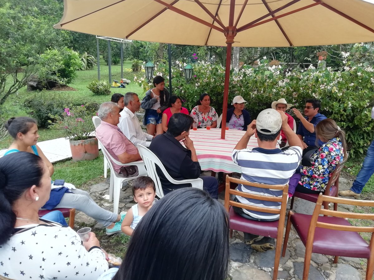 MatizPadilla's tweet photo. Para construir en La Vega una sociedad de conocimiento necesitamos, que los jóvenes puedan acceder a la educación superior. Por eso proponemos financiar un sistema de educación superior presencial y de calidad. https://t.co/lDbExilhXB