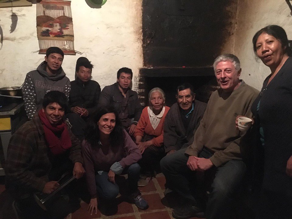 ESADEAlumni's tweet photo. Los voluntarios, Mónica Álvarez y Javier Quiñoa han visitando un proyecto #social de una familia rural indígena en la reserva de Buho, #Colombia. Siempre intentando apoyar a aquellos que trabajan por el bien de las comunidades más desfavorecidas. ¡Gracias team #ESADESocial! 💙 https://t.co/9jsW2oSD7q