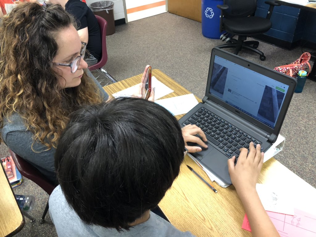 SachelleD's tweet photo. @erinjurisich helping students collaborate and add research findings in @EmAXO455 class using @wakelet. #OnslowDLT #AVIDtudeSW #OCSFrameworkFriday #OCSinstructionalFramework #WakeletWave https://t.co/qCTfyjTZzC