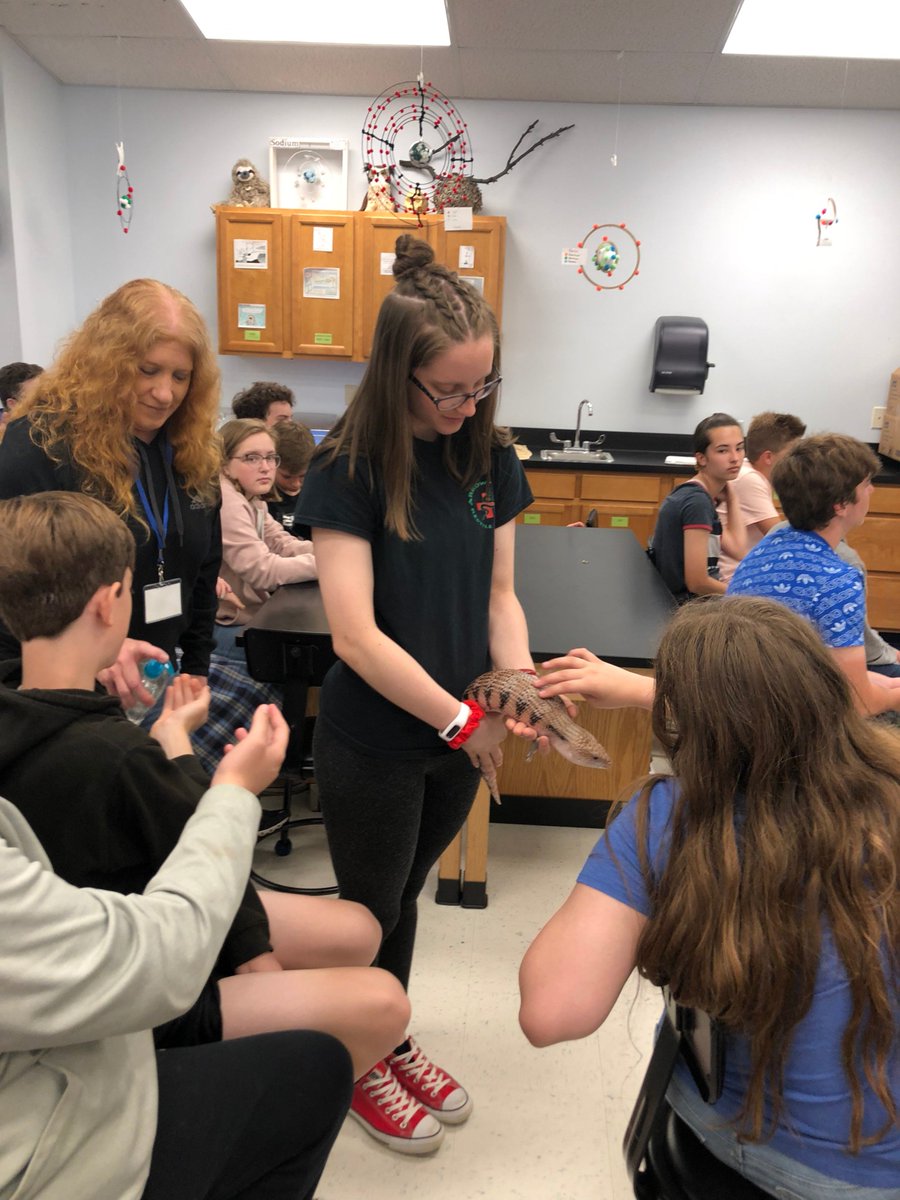 MTCESK8's tweet photo. Many thanks to the Rapiers, an alumni family, for hosting the Arrowhead Reptile Rescue program for the 7th graders. The students are studying animals in biology class. #mtcesSTEAM https://t.co/JTLaX10g07