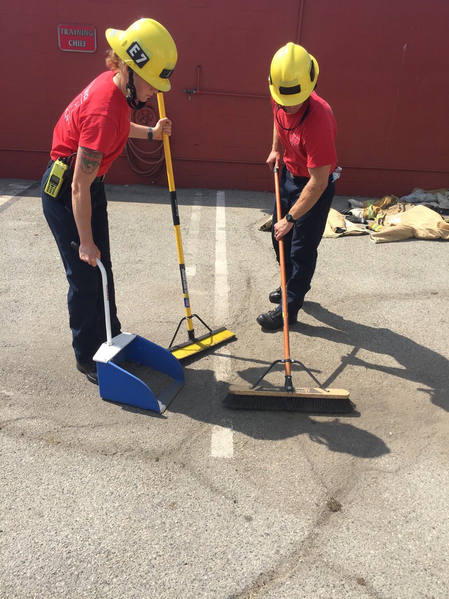SantaMonicaFire's tweet image. 🔥 SMFD Recruit Academy 2019-1 | Up Coming Inspections #cleaning #pride #SMFD #smfdfireacademy20191 #smfdrecruitacademy #firefighters  #firefighterrecruit #santamonicafirefighters  🚒🚒