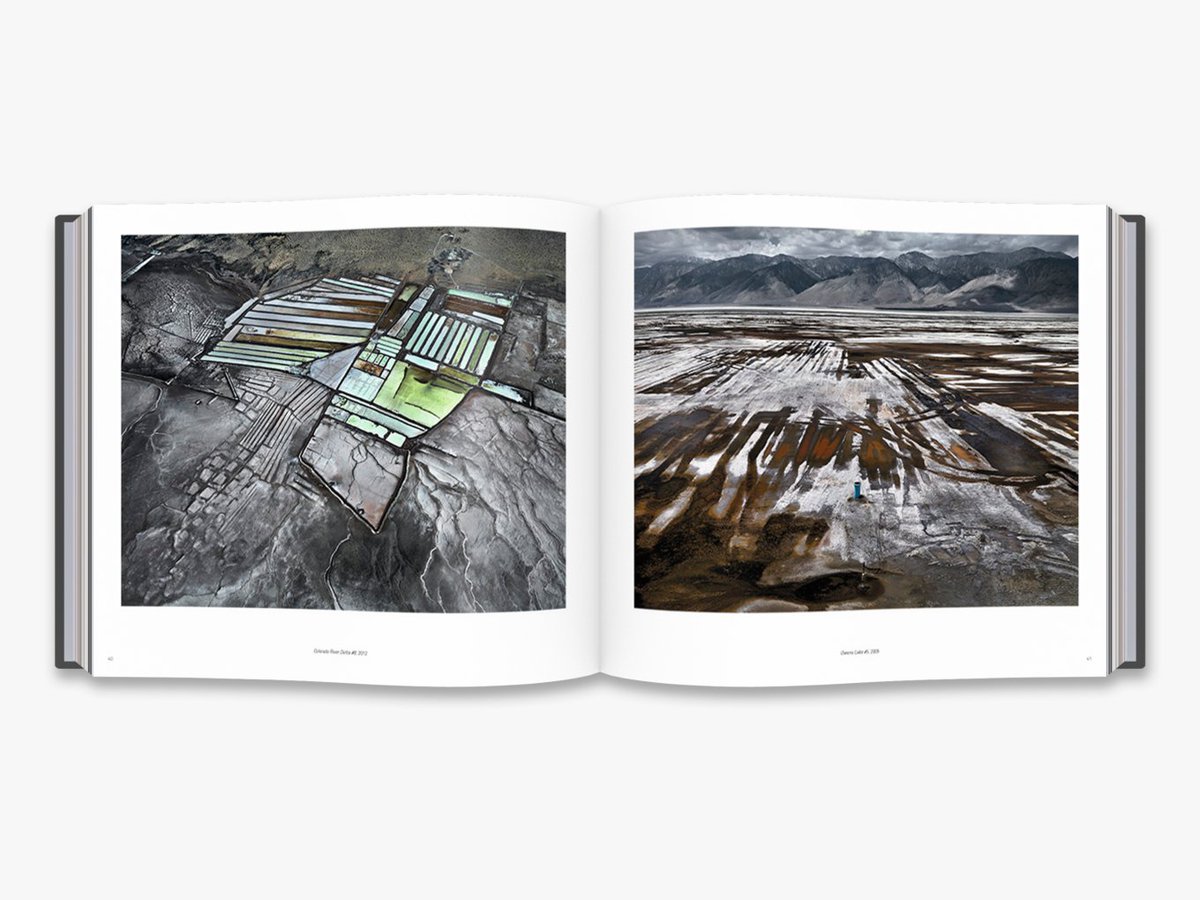 thamesandhudson's tweet photo. The edition is limited to 50 copies, it comes in a special presentation case containing a copy of the book bound in real cloth, and a 16” x 20” print (reproduced as a chromogenic colour print mounted on Stonehenge paper).
#PhotoLondonFair19 #PhotoLondon #PhotoLondonWeek https://t.co/qG94pmTl61