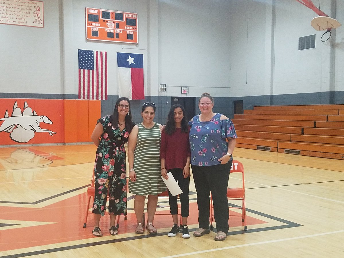 Shoes_on_Point2's tweet photo. 7th grade Kirby Lady Hounds Awards #iamwfisd #youmatter #betheone @KirbyWFISD @KMSLadyHounds @AbbyTwining @senoragordon114 @Smacunningham https://t.co/wX573oCnRE