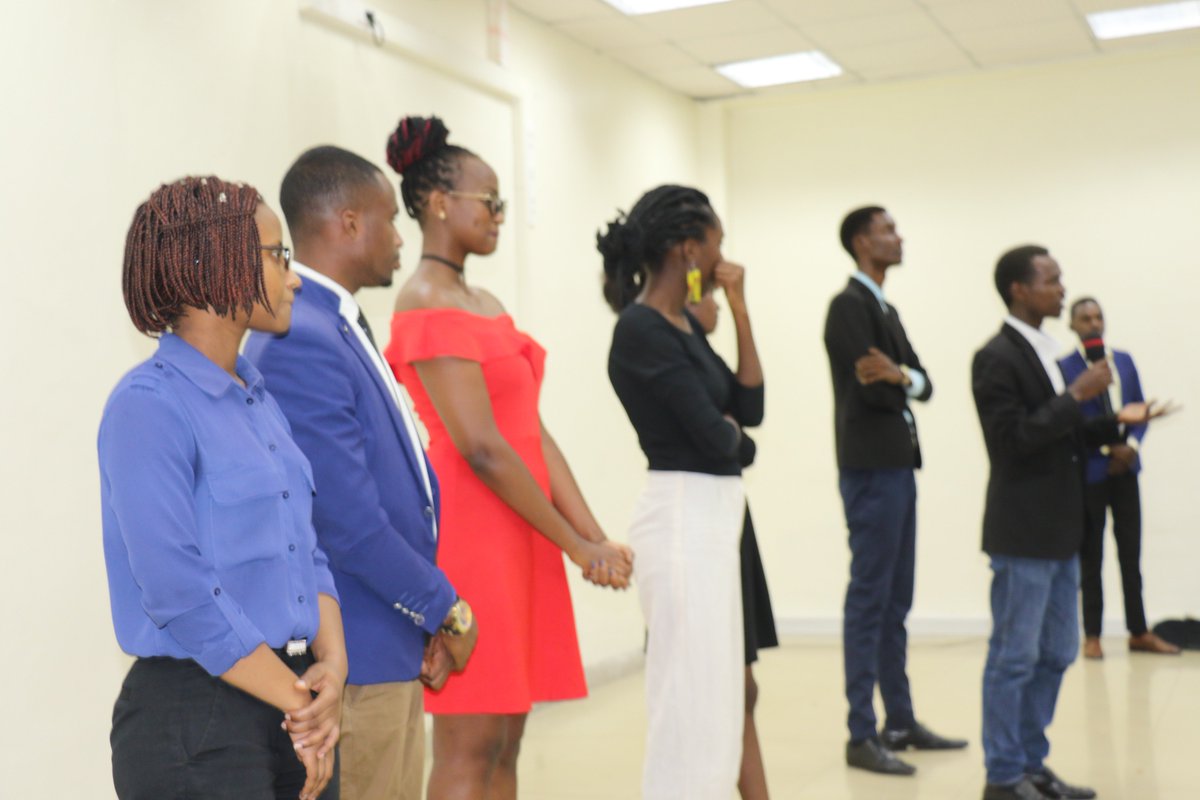 cst_tm's tweet photo. The Contest part is over, and we are going to the best part - TABLE TOPICS.
And the question is - WHO IS THE WINNNNEEEERRRR?
#JointTMContest
#Toastmasters
#WhereLeadersAreMade
#RwOT https://t.co/VNDBijq68q