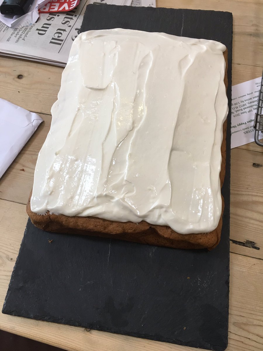LBYFCblog's tweet photo. Well that’s tomorrow nights tea sorted! #traybake https://t.co/84eGQe5XVG