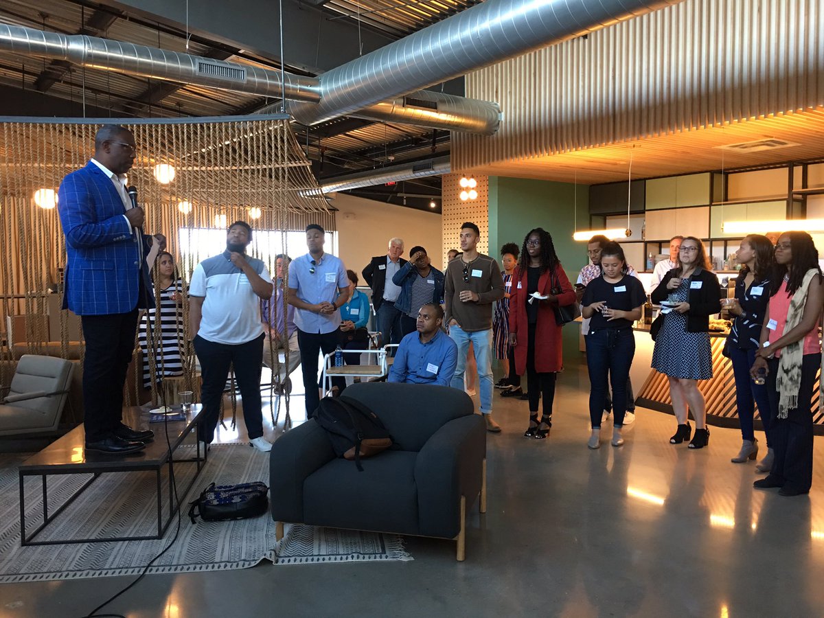 WeAreDivInc's tweet photo. Thanks to those who made it out to ask questions and offer support at our Open House last night! What a great way to kick off the next cohort at @DivIncatx. You know something big is happening in #ATX. Apply today 
https://t.co/YfGMEVFTPF https://t.co/LjIeZRqQ97