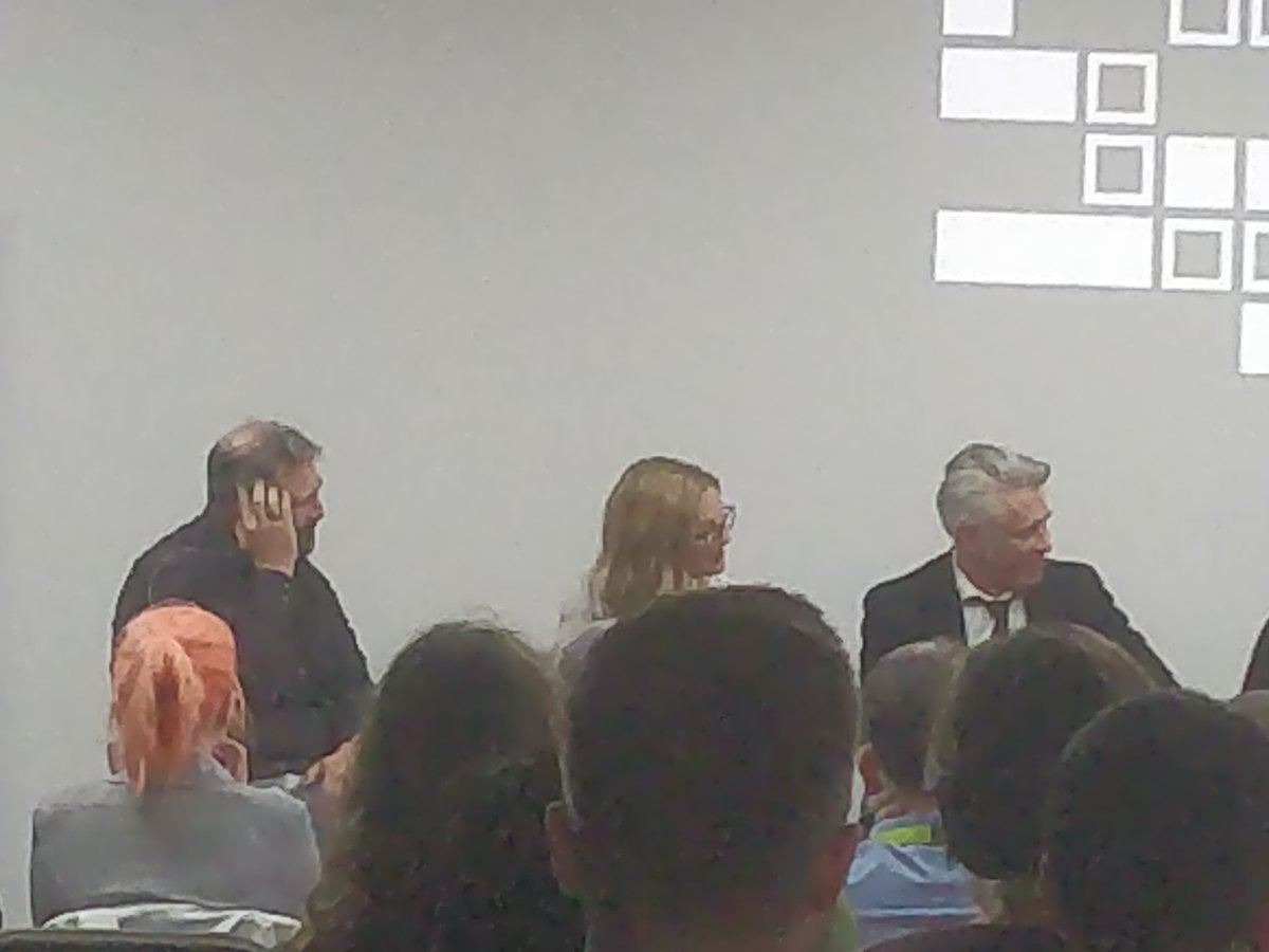 Load Pixels tweet media