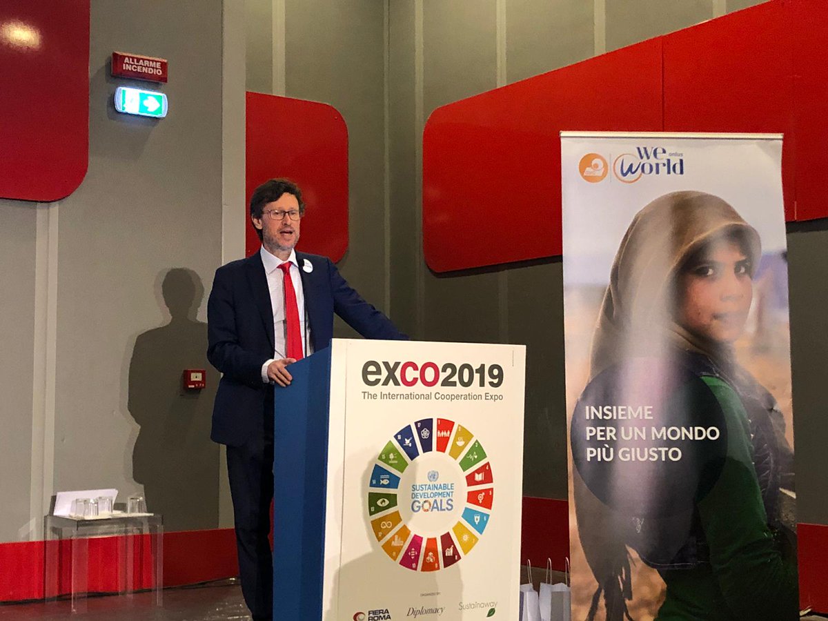 WeWorldOnlus's tweet photo. Eccoci alle finali di #Exponi le tue Idee ad @ExpoCooperation! Moderatrice d'eccezione @francysenette!
@comieco https://t.co/znPJPu2Abw