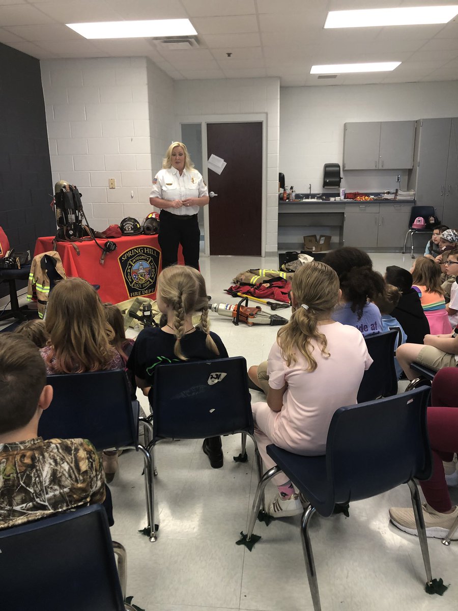 MayberrySarah13's tweet photo. Love learning about firefighting! @MarvinWrightEle @pstrickland22 https://t.co/sg2CSXEXdY