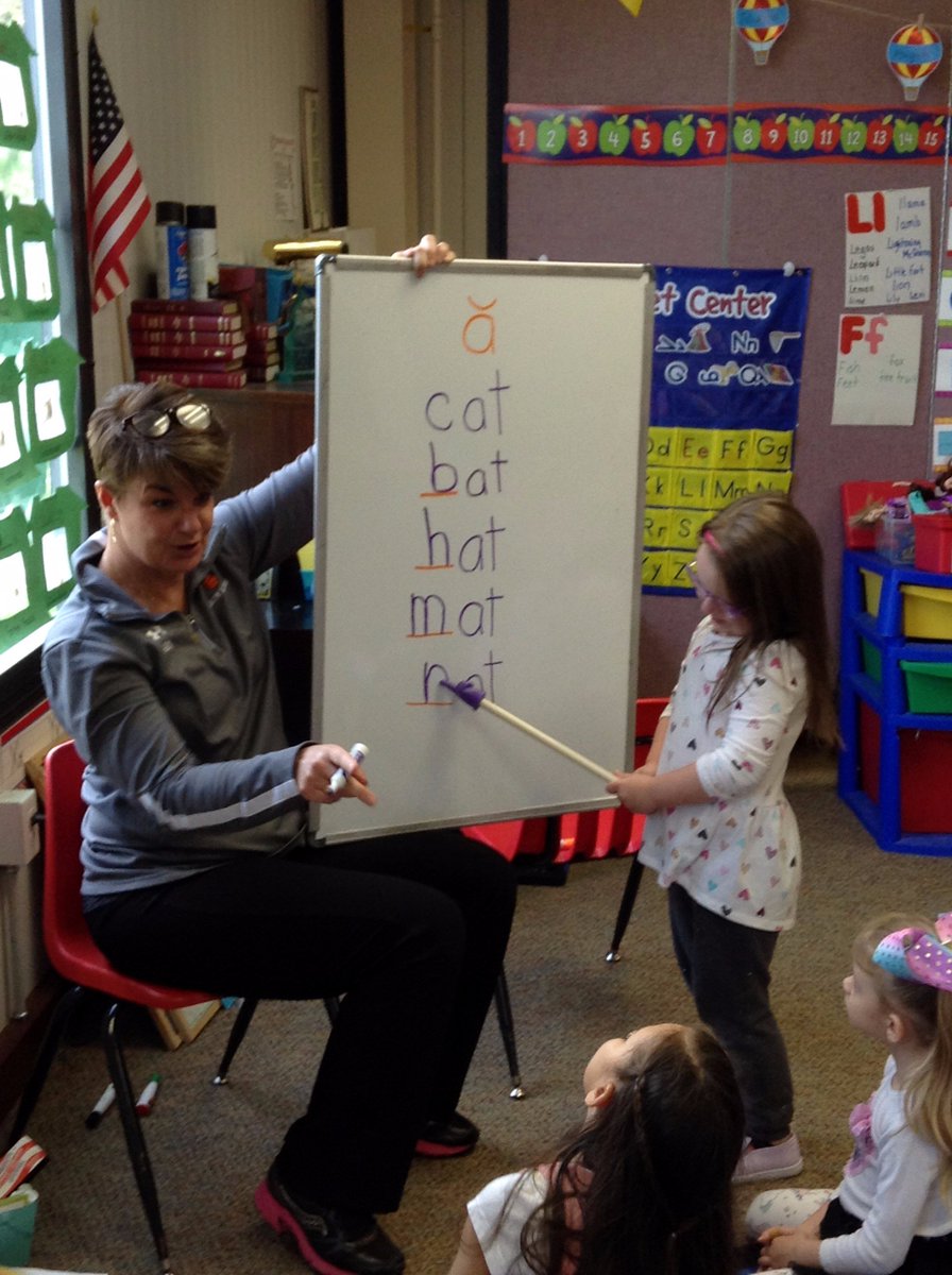 genesisearlyLA's tweet photo. They come to us as babies and leave us as "big kids".  You have no idea how proud I am every year when our kids start the reading process!  Short and long vowels aren't easy but they master it every time:) https://t.co/qQo3WhYnKT