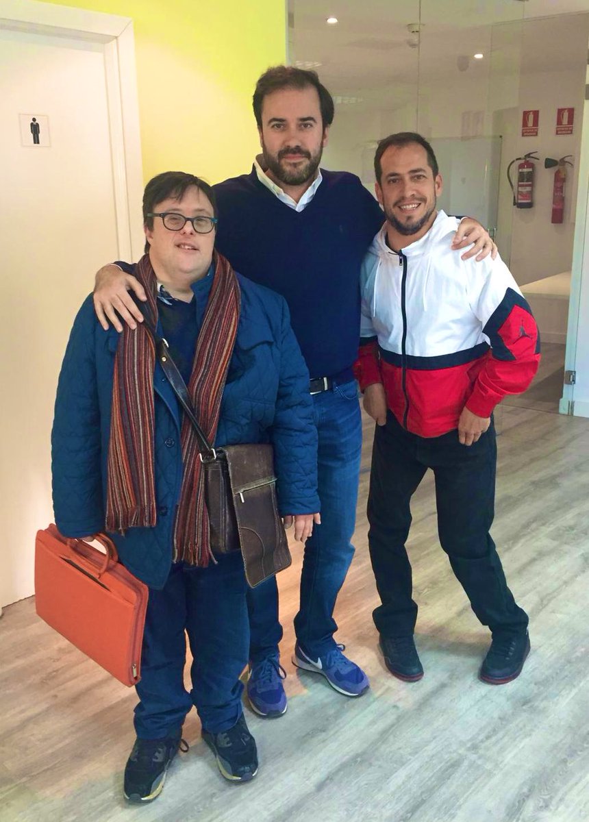 Langui_Oficial's tweet photo. 🙌🏼 @currovelazquez @PabloPinedaFerr se os tiene que querer siempre https://t.co/Oy23TO3Tei