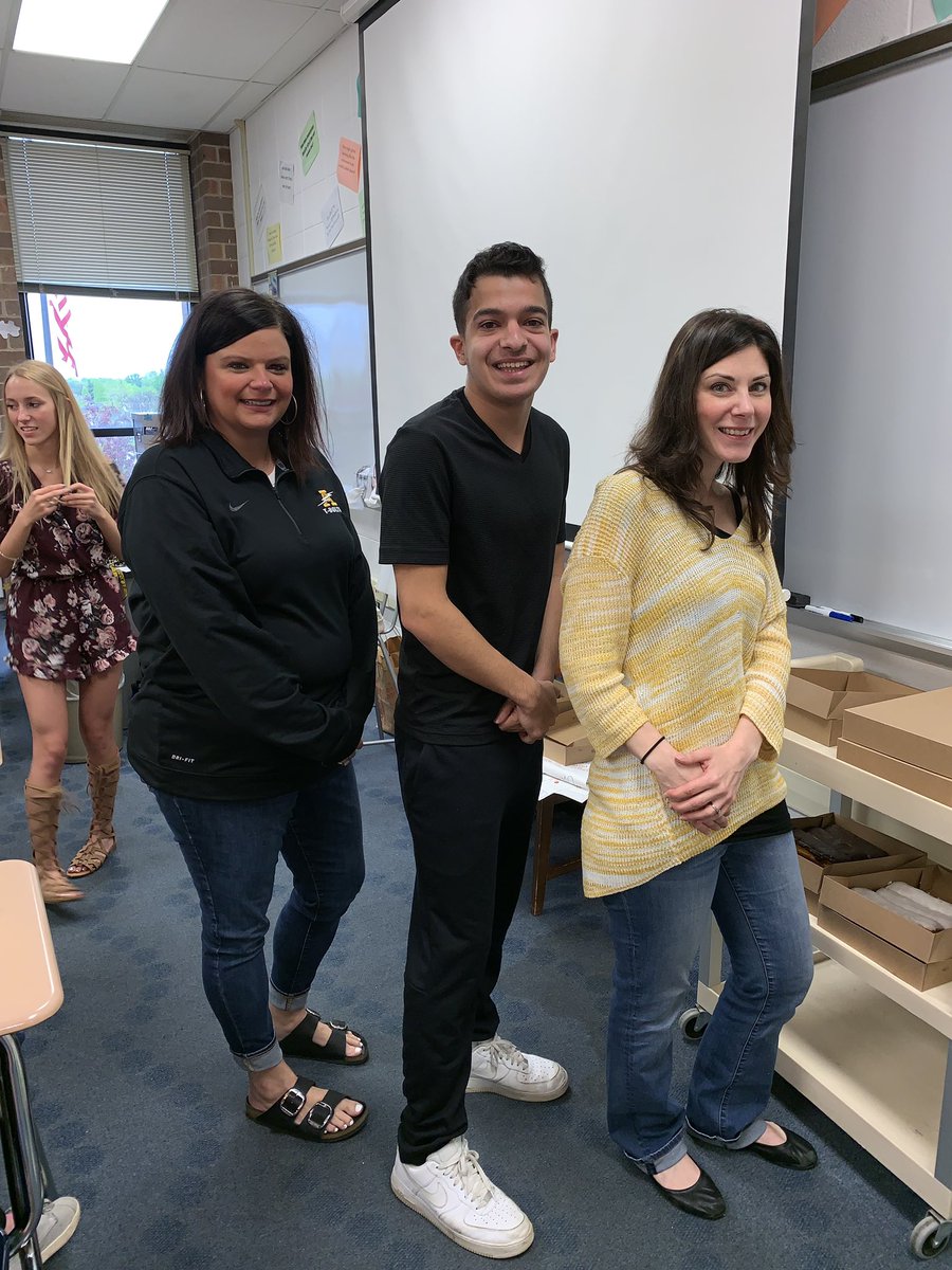 DBatVJA's tweet photo. So proud of our Advisory as they go out to take on the world - you’re all going to be amazing! We are so lucky to have spent the last four years with you! #bestadvisoryever @bsopiarz https://t.co/ashB4Oe3kS