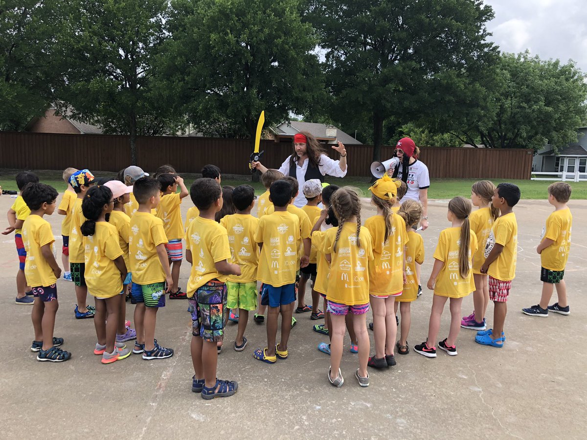 NMcDaniel3rd's tweet photo. We got Shipwrecked in Australia ๐ฆ๐บ on our next stop Around the world ๐!! @AustinElem #mcd1b #austinfieldday2019 https://t.co/t1RZ6bzqJU