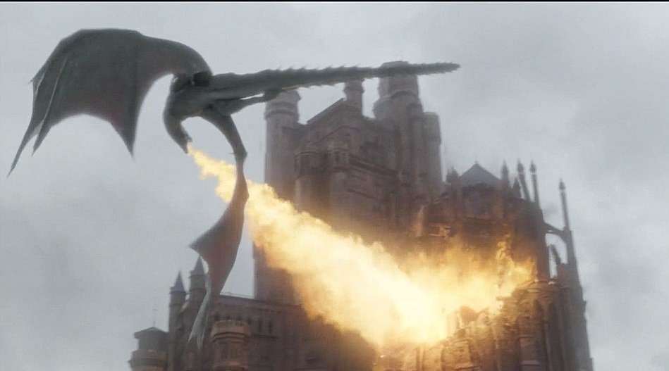 Si Daenerys hubiera dirigido su rabia únicamente hacia la Fortaleza Roja, todo habría tenido sentido. 

Se está sacando el currículum de la Targaryen, y el nexo siempre es ser implacable contra sus enemigos, no contra gente indefensa que corre por su vida. Esa es la diferencia.