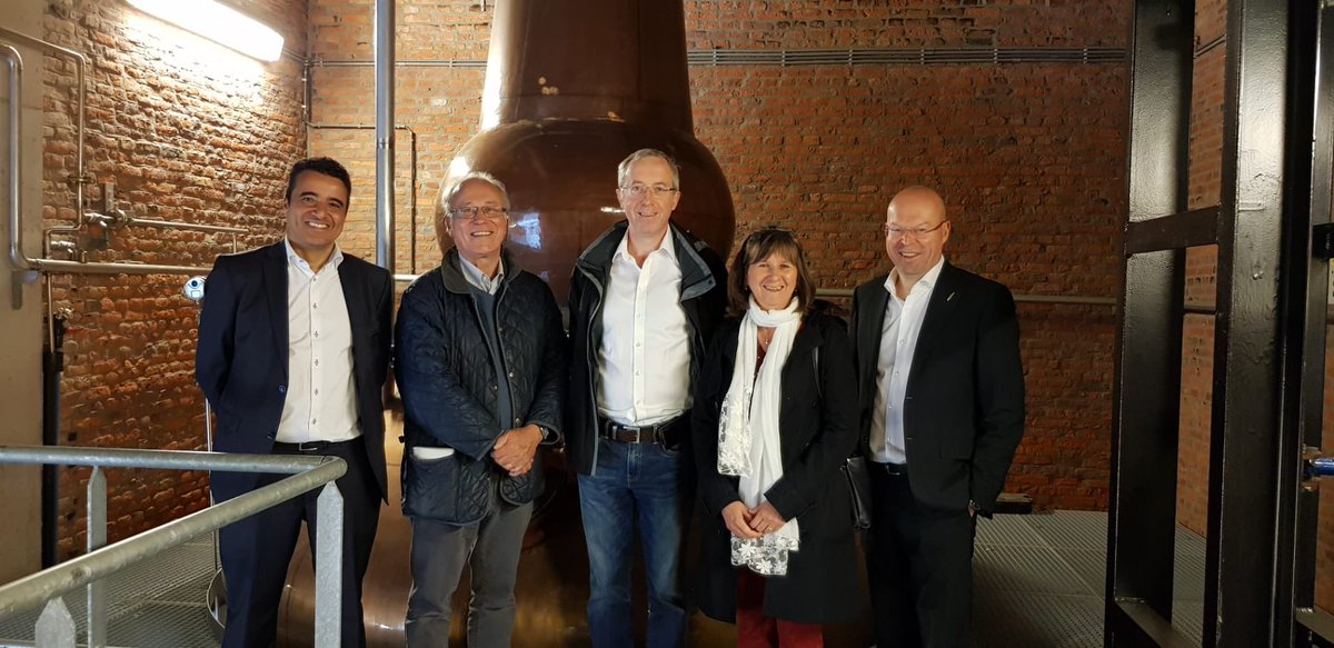 Nous avons eu le grand honneur d’accueillir l’ambassadeur de Belgique en Inde, S.E. François DELHAYE et son épouse à la distillerie afin de découvrir les secrets du whisky Belgian Owl.  
#ambassadeur #belgique #inde #whisky #awex #exportation