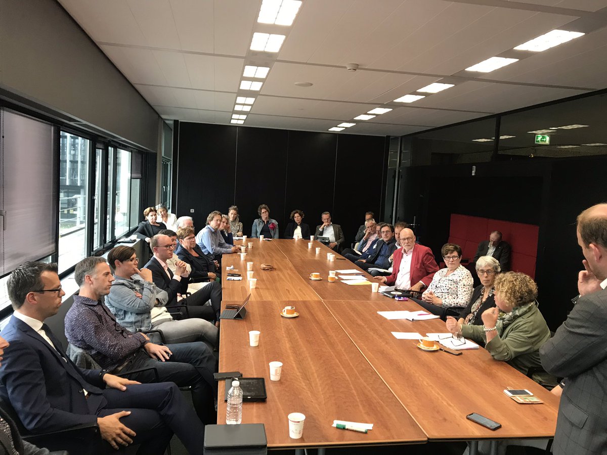 In gesprek met wethouders en raadsleden van <a href="/cdavandaag/">CDA</a> over #jeugdzorg. Geld urgent probleem. Belangrijke Inhoudelijke verbeteringen mogelijk. #samensterk