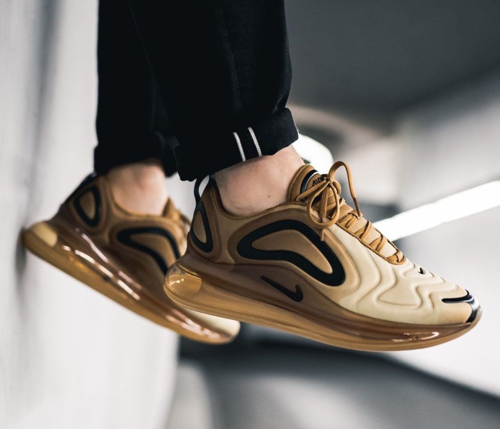 nike air max 720 metallic gold