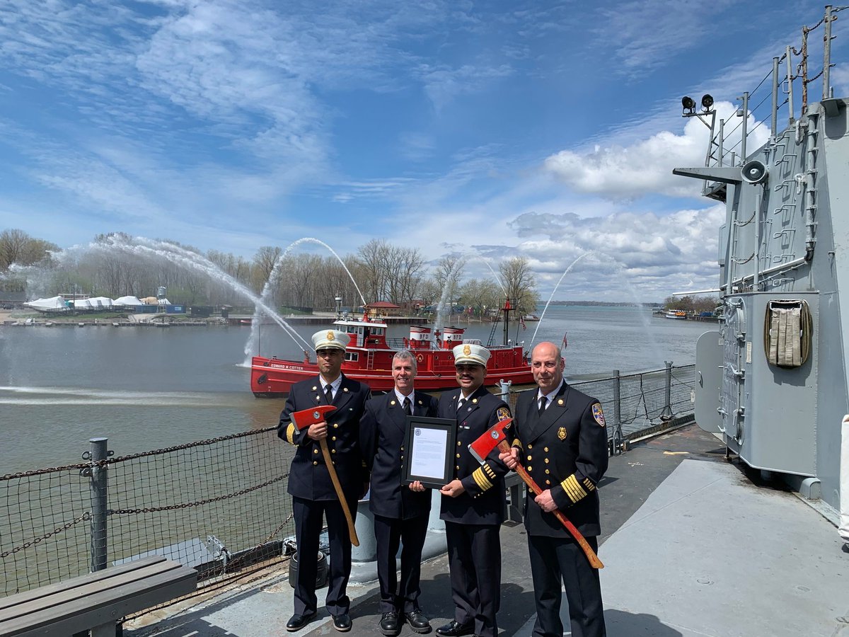 Proud to host donation of fire axes from #USSBuffalo #SSN715 to Buffalo Fire Dept, Main-Transit Fire Dept and fireboat #EdwardMCotter. #ThankYou U.S. Submarine Veterans #Buffalo Base for coordinating this donation from our community's namesake #submarine! #TalkingProud
