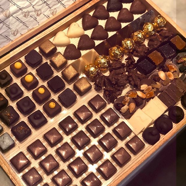 🍫 BOX OF CHOCOLATES 🍫 .
.
.
#compañiadechocolates #comerico #bombones #chocolates #internationalchocolateawards bit.ly/2w3wnEt