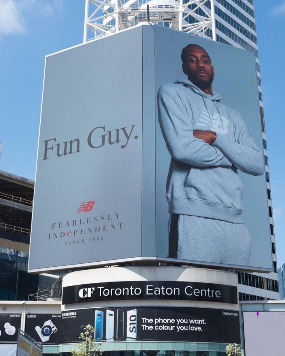 There is a MASSIVE 'Fun Guy' Kawhi Leonard billboard in downtown Toronto. 👀

(📸: @canadagotsole)