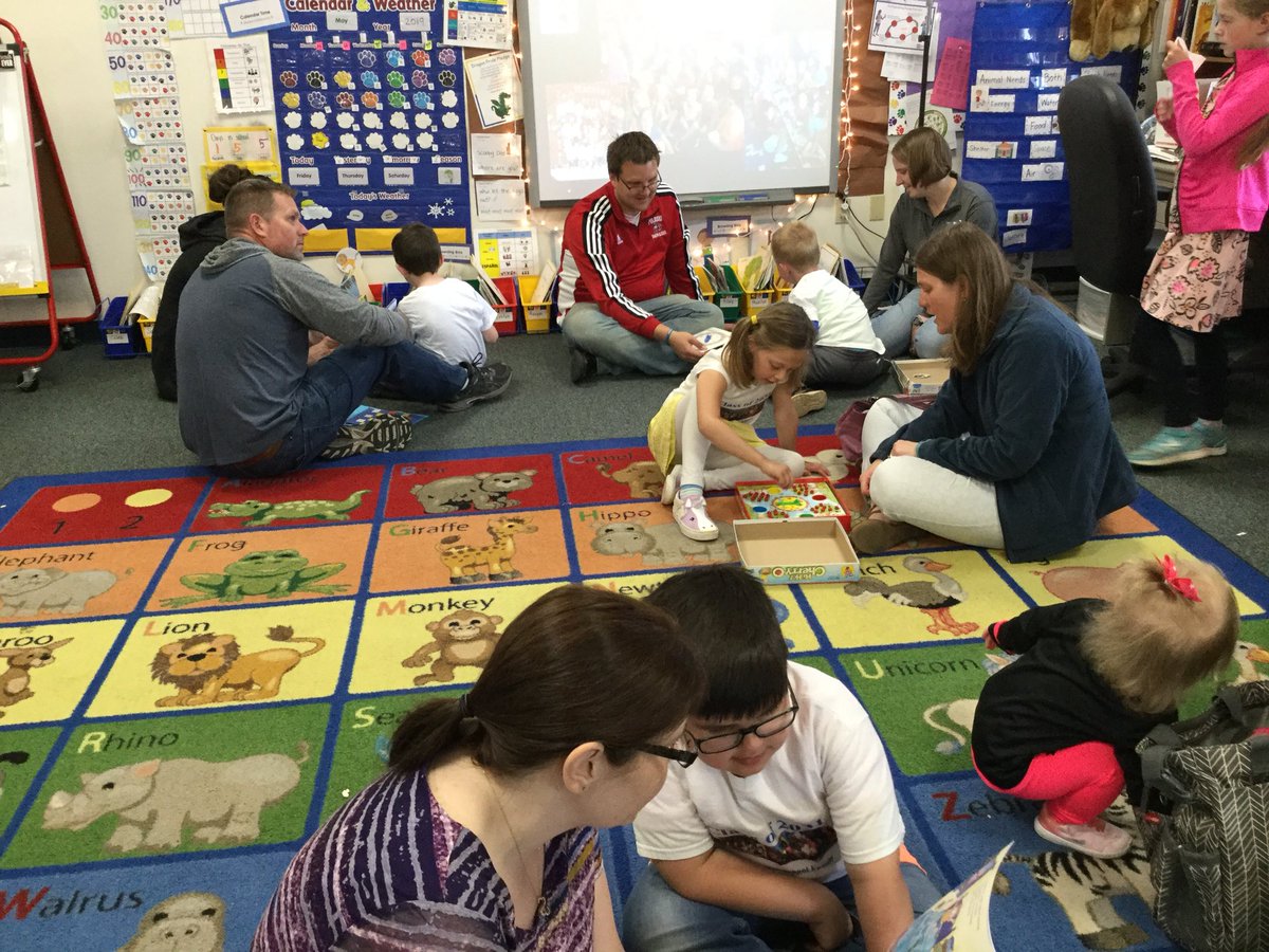 More excitement from the Kindergarten Celebration happening this afternoon! #RaiderStrong  @KDGHoverson