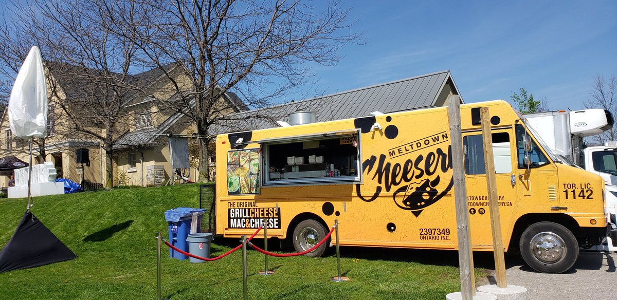 Beautiful day for wine tasting! 🍷🍷🍇#partyinthevineyard