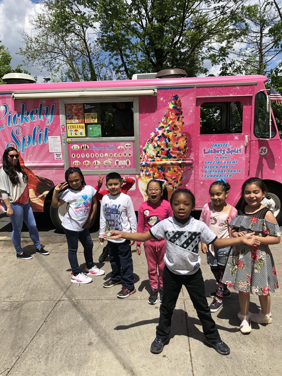 PS21si's tweet photo. .SPARK students with 100% attendance &amp; zero lateness enjoying an ice cream treat from the ice cream truck. TY Ms. Cenci for organizing this wonderful event! @MrCPS21 @SIBOD31 @elliebear41 @vgallassio @Drdididiva @ExecSupALodico https://t.co/Ll8UtQpKev