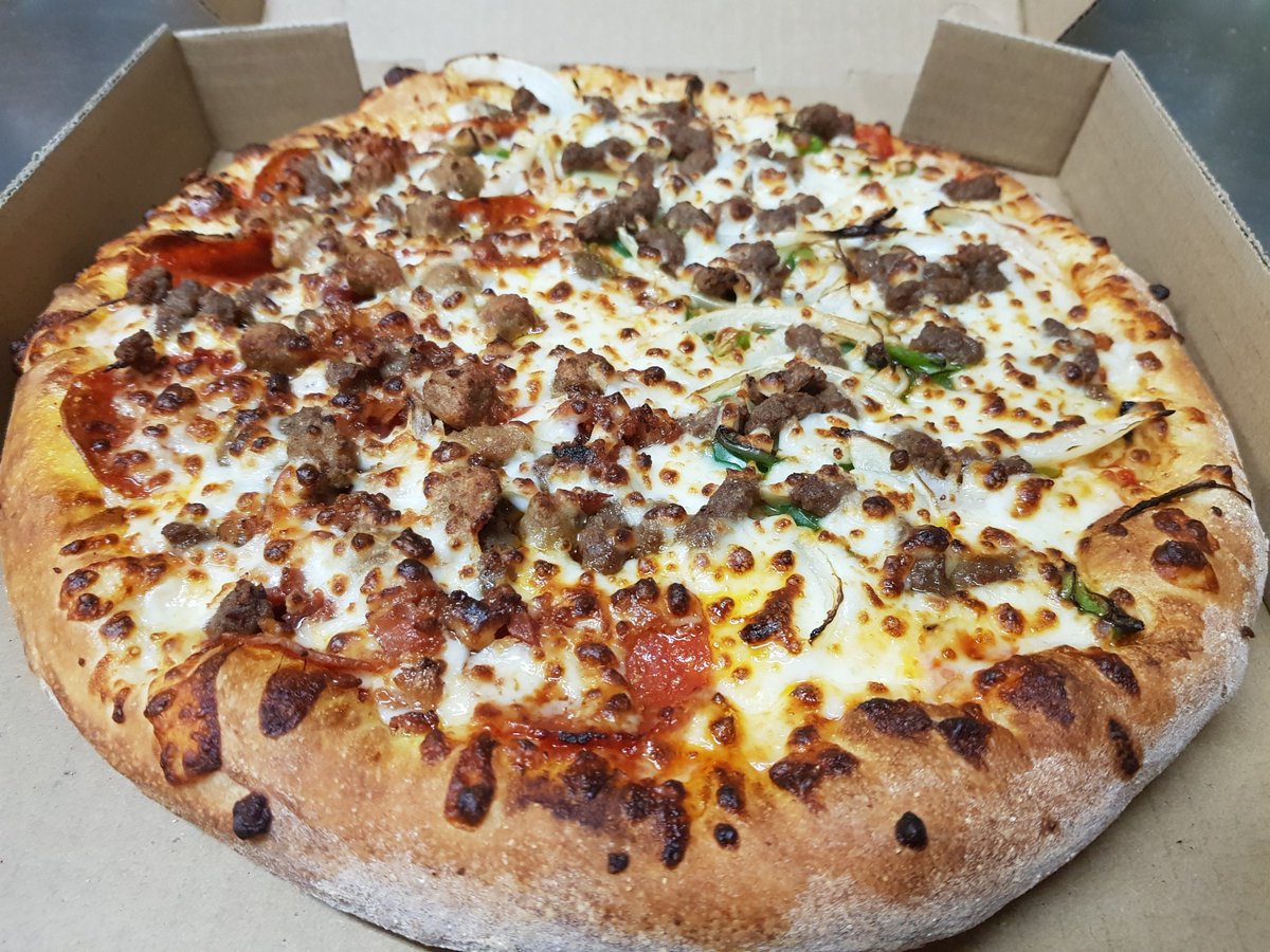 4StarPizzaBDA's tweet image. Have you ordered pizza this week? If no, order pizza! If yes, order again! 
#Bermunchies #pizza #pizztime