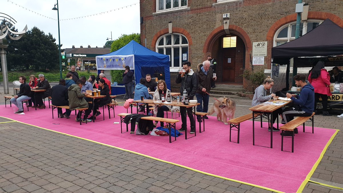 GreaterErith's tweet photo. Thanks to everyone who came to #ErithKitchen tonight, and to all our great traders and musicians! See you again next month – 4–9pm, Friday 14 June! https://t.co/DGAixFtnXs